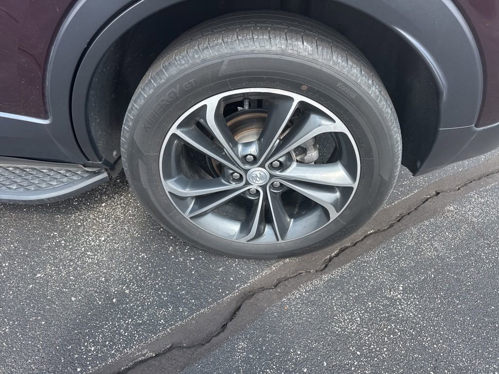 Used 2021 Buick Encore GX Essence image 8