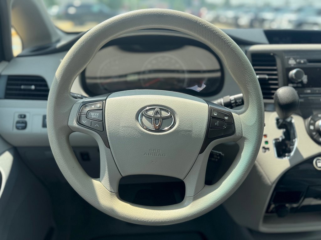 Used 2013 Toyota Sienna LE image 12