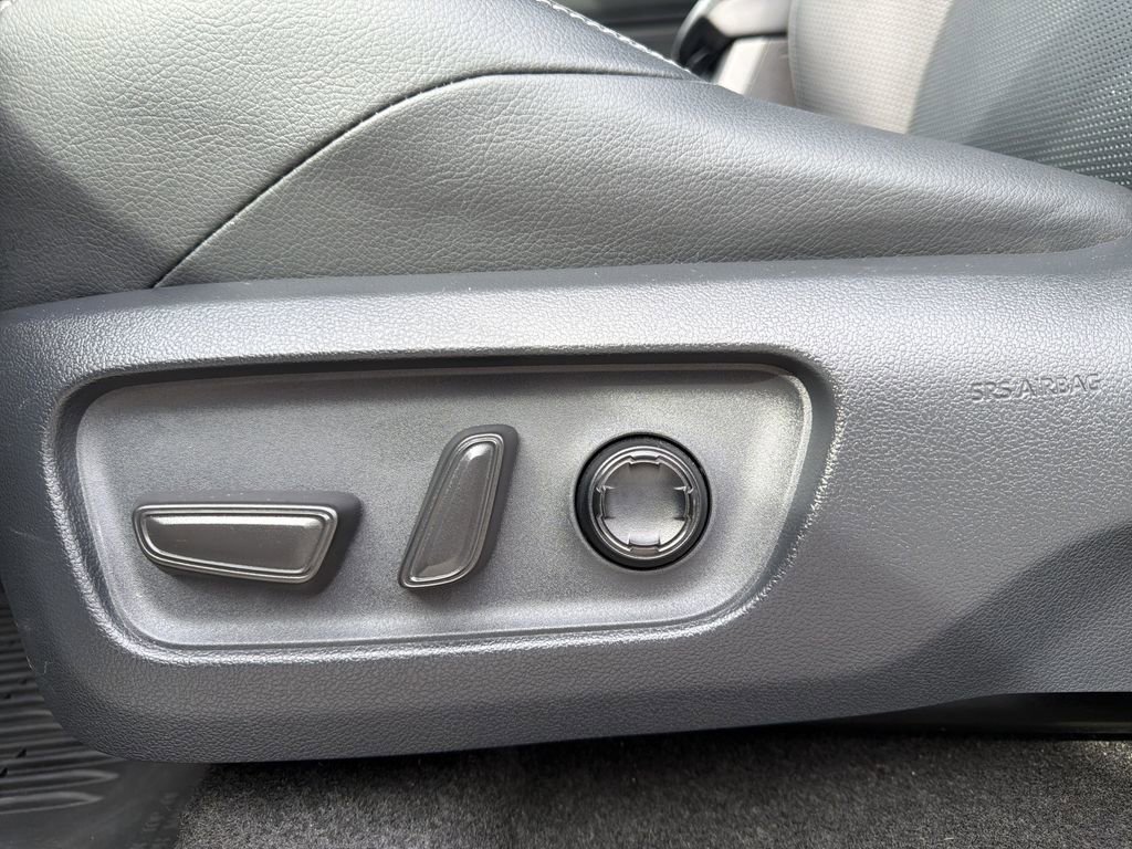 Used 2025 Toyota 4Runner Limited image 13