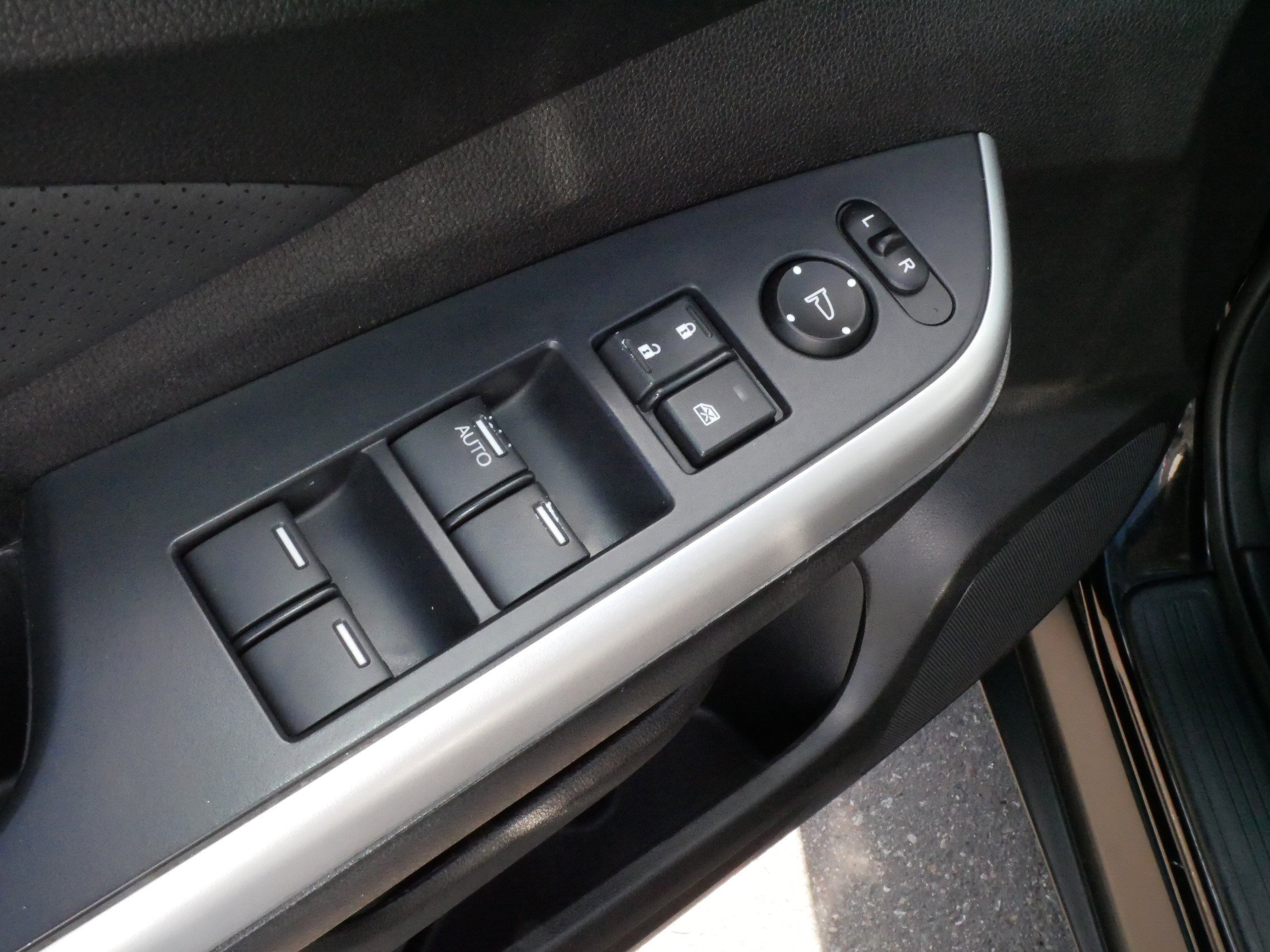 Used 2015 Honda CR-V EX-L image 19