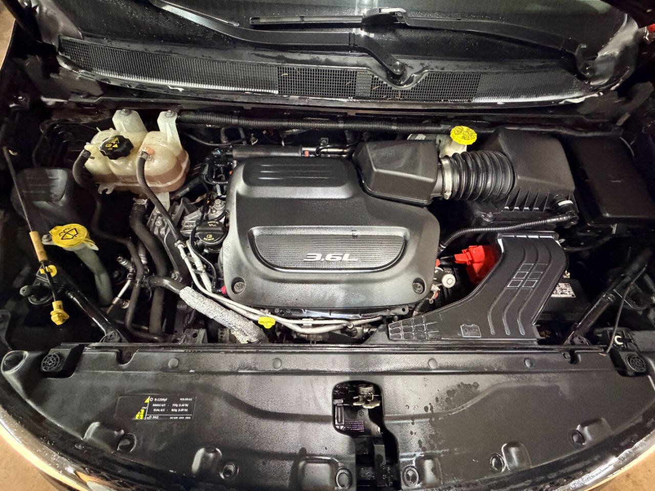 Used 2017 Chrysler Pacifica Touring FWD image 27