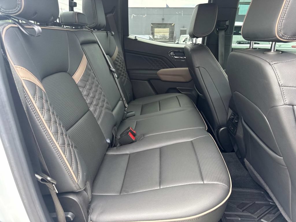 Used 2025 GMC Canyon Denali AWD/4WD image 13