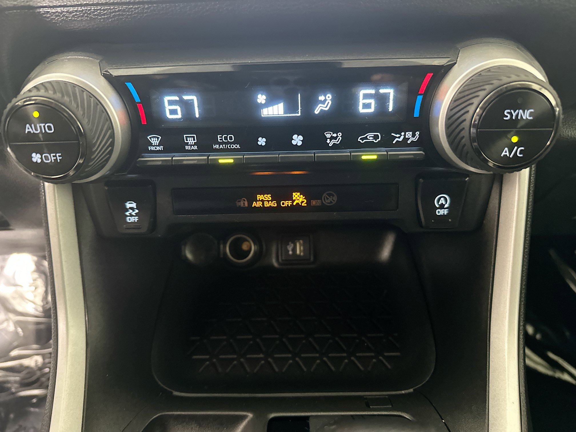 Used 2023 Toyota RAV4 XLE image 23