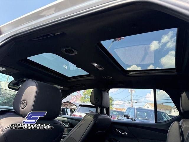 Used 2023 Chevrolet Traverse RS image 32