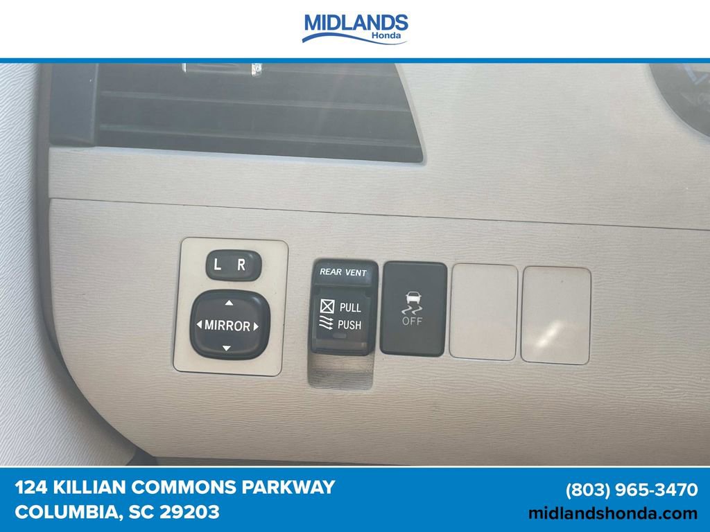 Used 2012 Toyota Sienna XLE FWD image 18