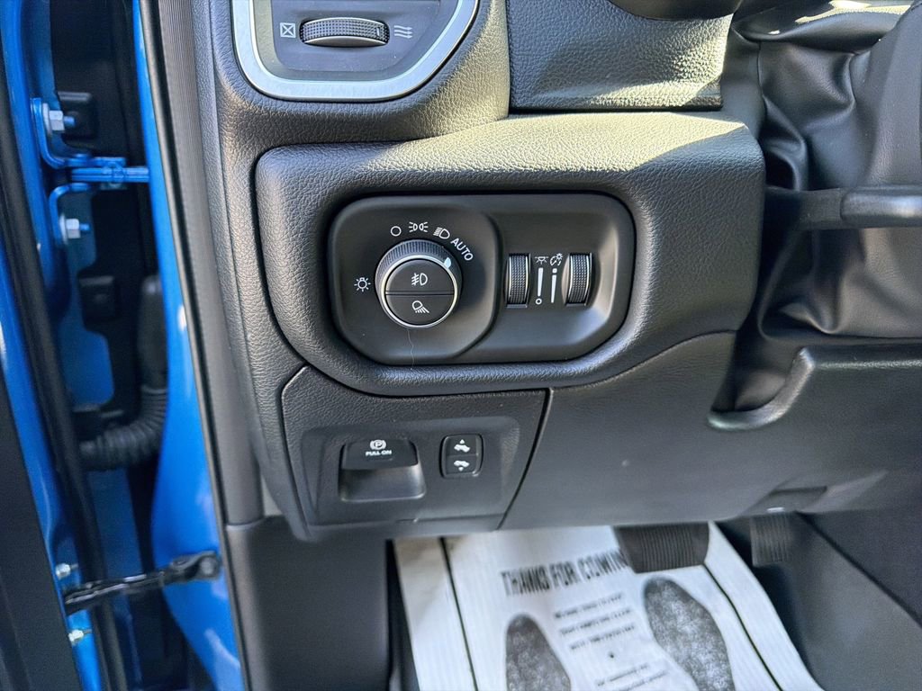 Used 2025 RAM 1500 Big Horn AWD/4WD image 17