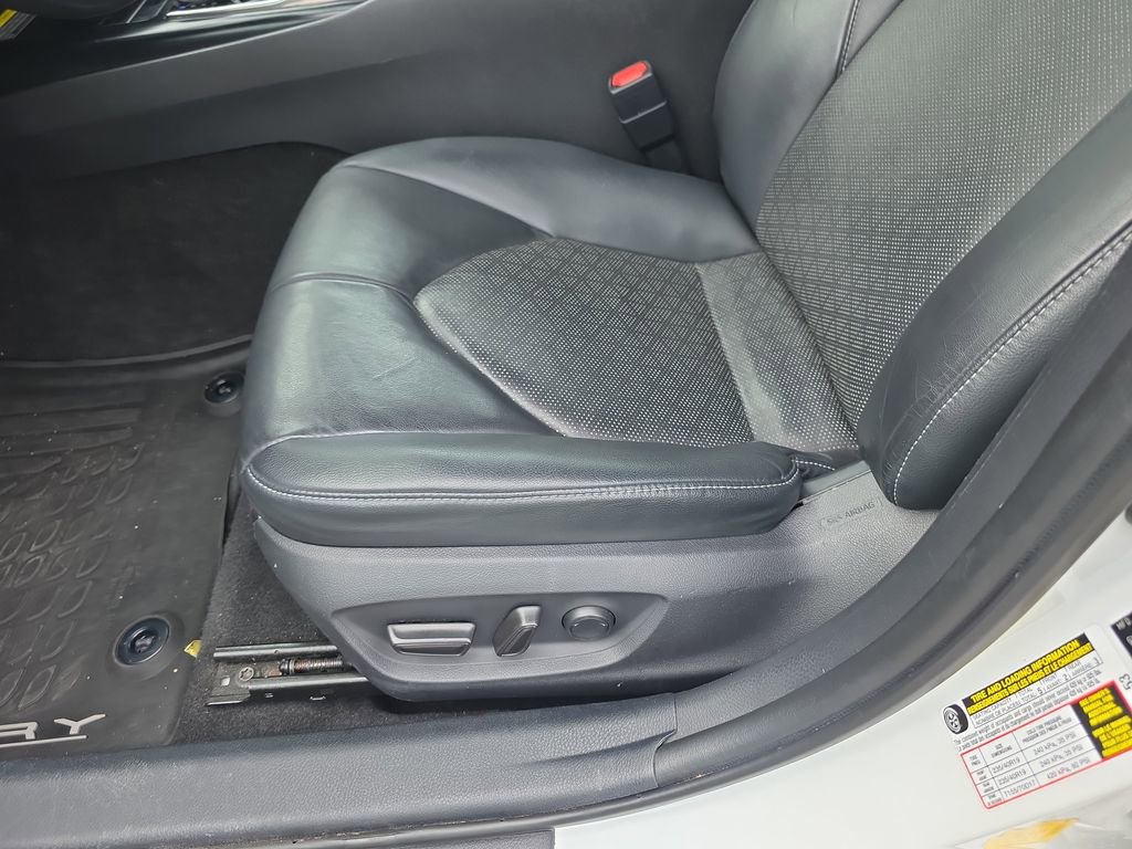 Used 2019 Toyota Camry XSE FWD image 19