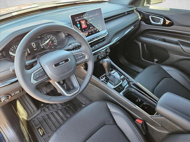 Used 2026 Jeep Compass Latitude AWD/4WD image 12