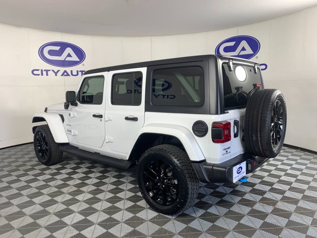 Used 2023 Jeep Wrangler Unlimited Sahara AWD/4WD image 5