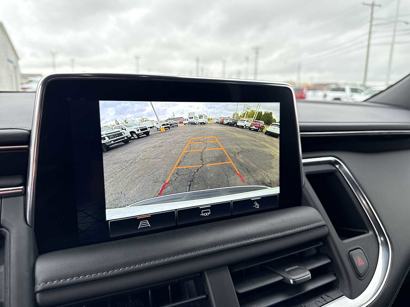 Certified 2023 GMC Yukon XL SLE w/ Max Trailering Package AWD/4WD image 22