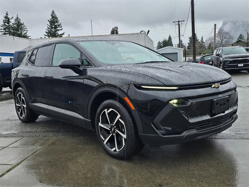 Used 2025 Chevrolet Equinox EV LT w/ Convenience Package image 3