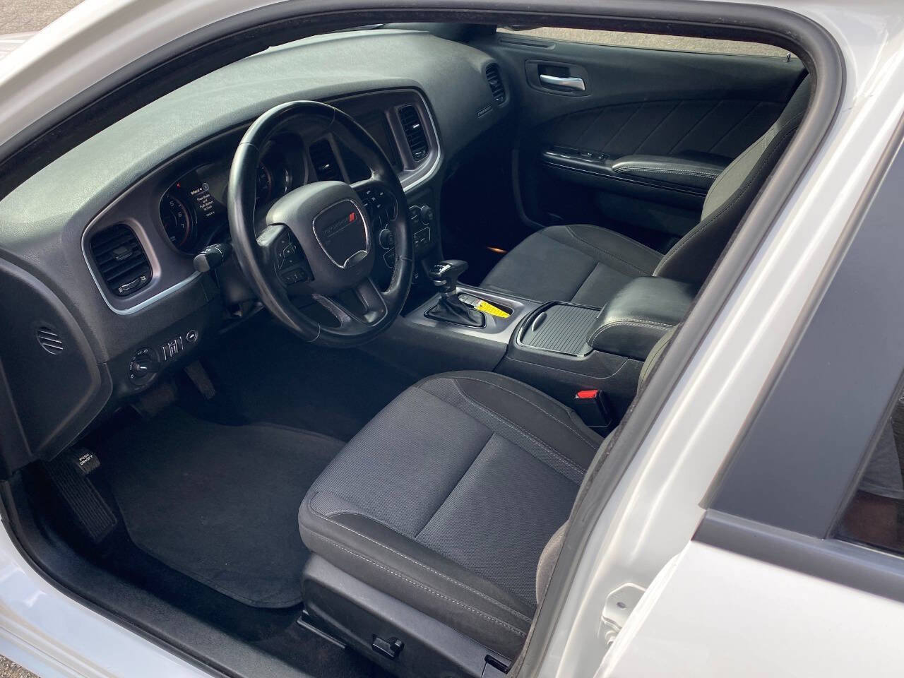 Used 2019 Dodge Charger SXT w/ Blacktop Package image 12