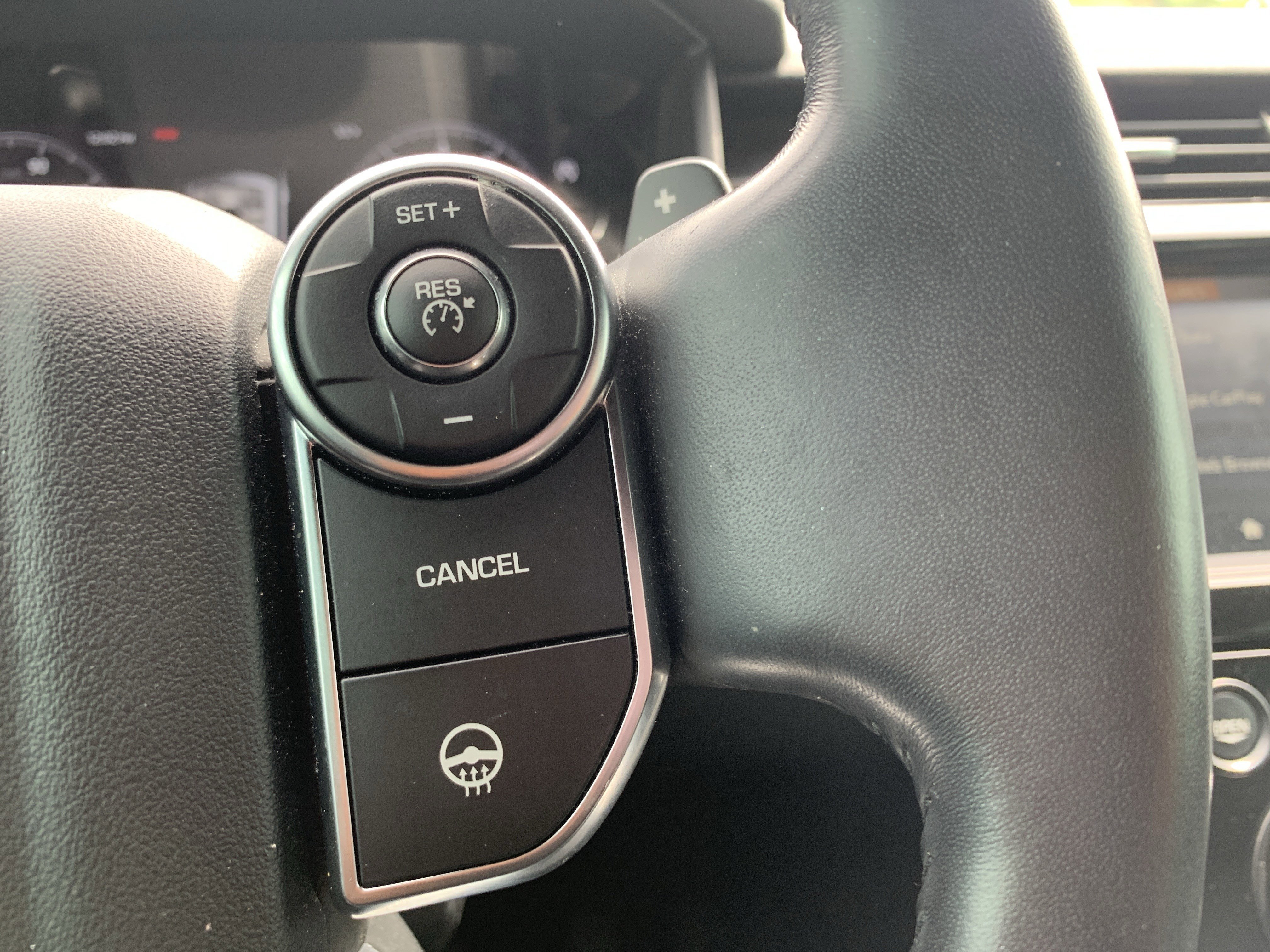 Used 2018 Land Rover Discovery HSE Luxury image 20