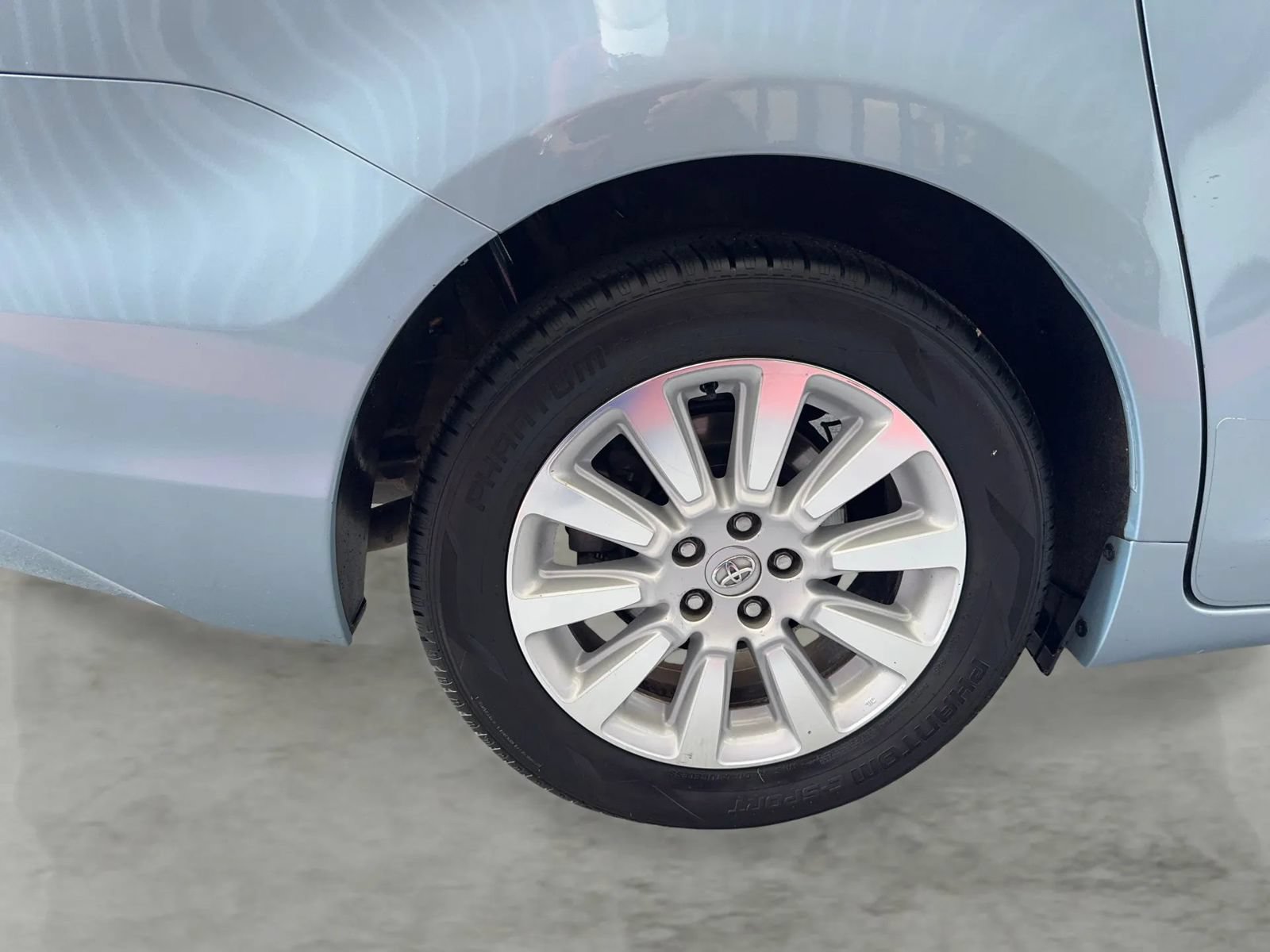 Used 2015 Toyota Sienna Limited FWD image 45