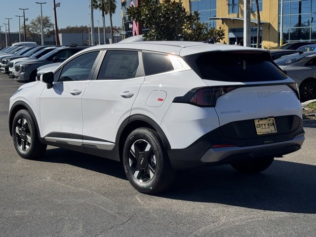 New 2026 Kia Sportage LX image 4