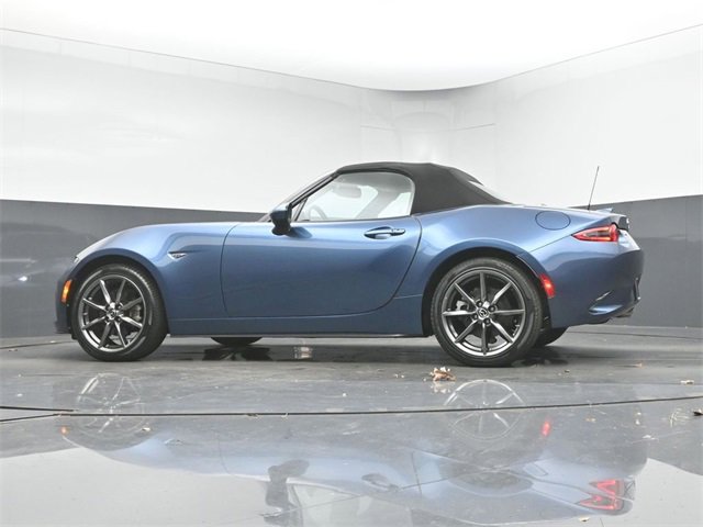 Used 2022 Volvo V60 T5 Cross Country w/ Advanced Package image 32