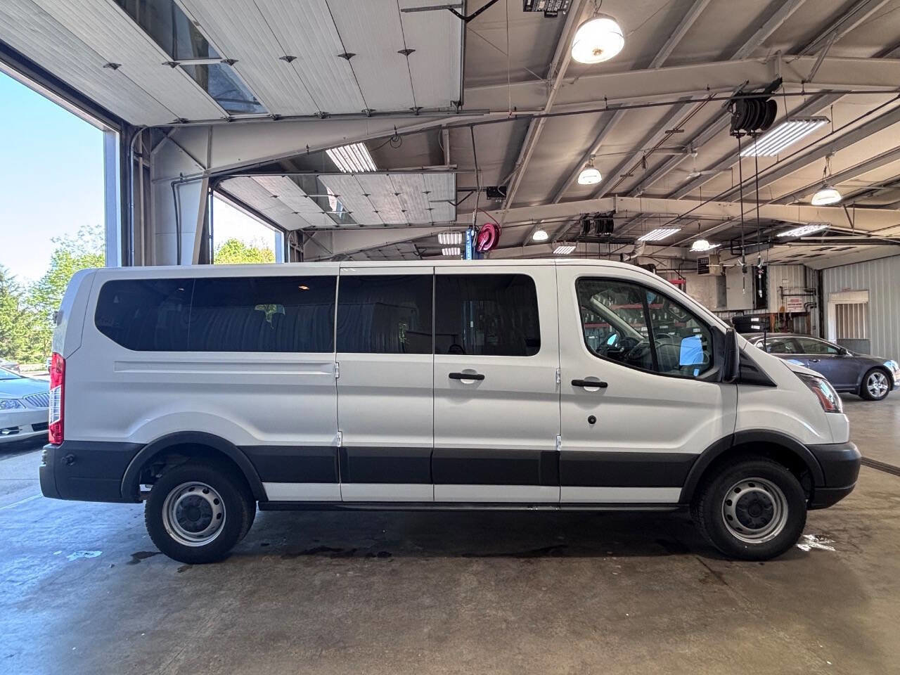 Used 2018 Ford Transit 350 XL RWD image 2
