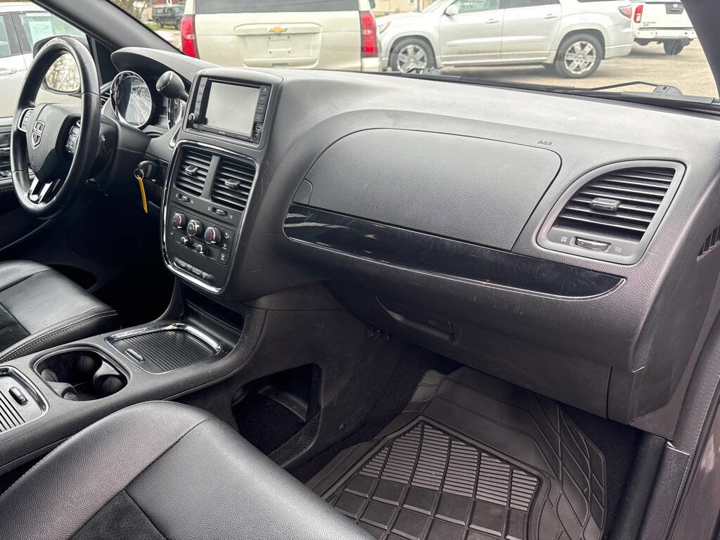 Used 2018 Dodge Grand Caravan SXT w/ Blacktop Package FWD image 20