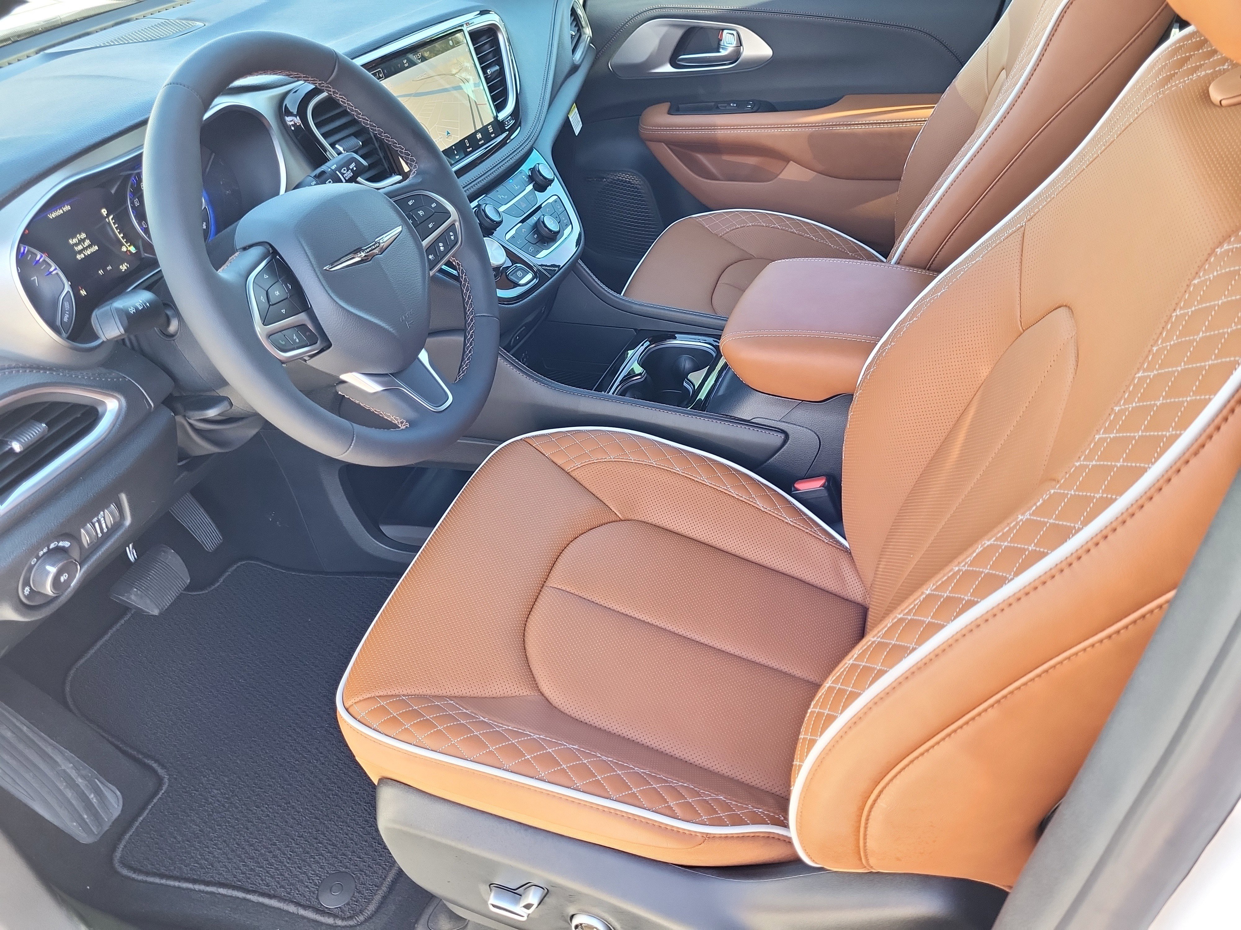 New 2026 Chrysler Pacifica Pinnacle image 24