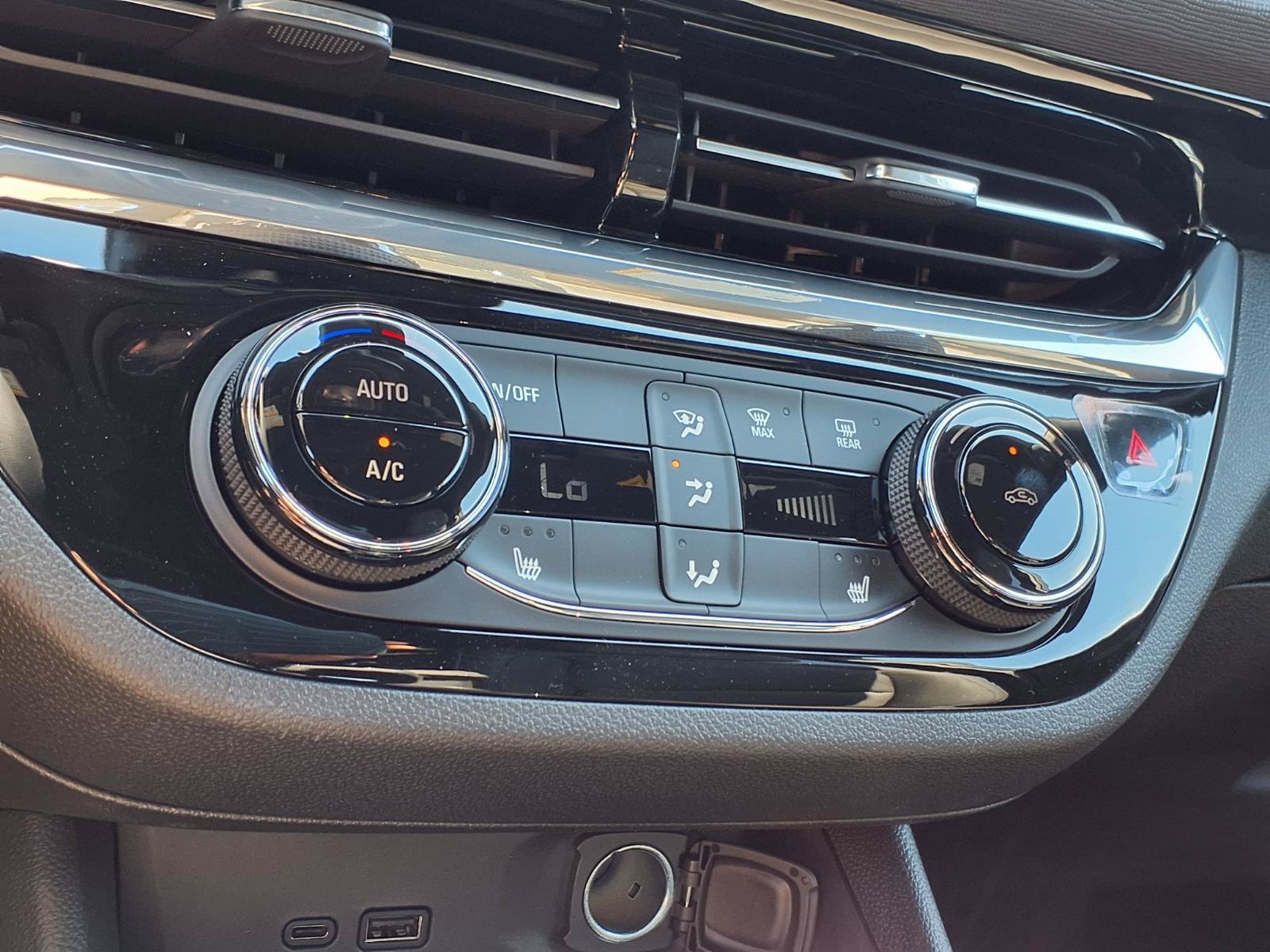 New 2026 Buick Envista Sport Touring w/ Convenience I Package FWD image 5