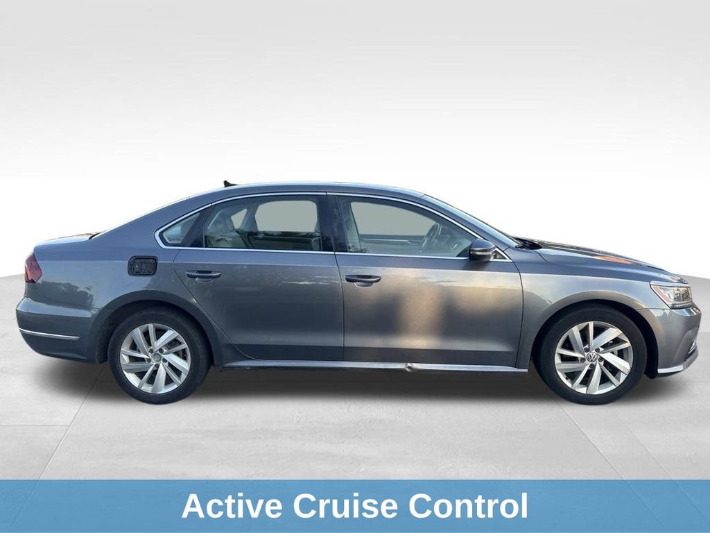 Used 2018 Volkswagen Passat 2.0T SE FWD image 13