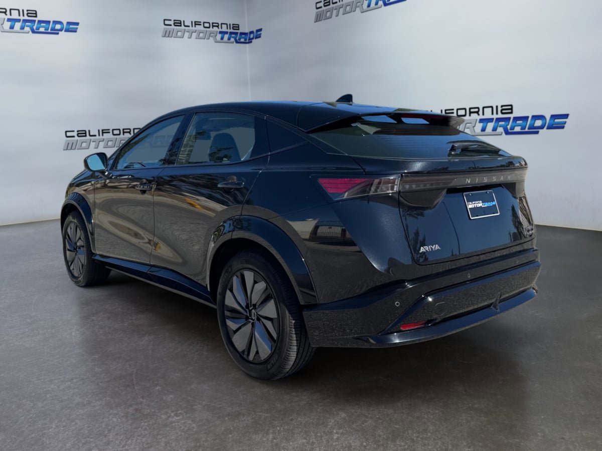 Used 2023 Nissan Ariya AWD image 7