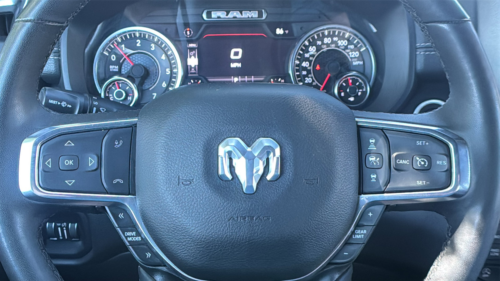 Used 2025 RAM 1500 Laramie AWD/4WD image 34