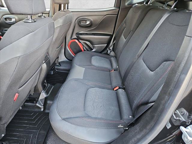 Used 2017 Jeep Renegade Trailhawk AWD/4WD image 19