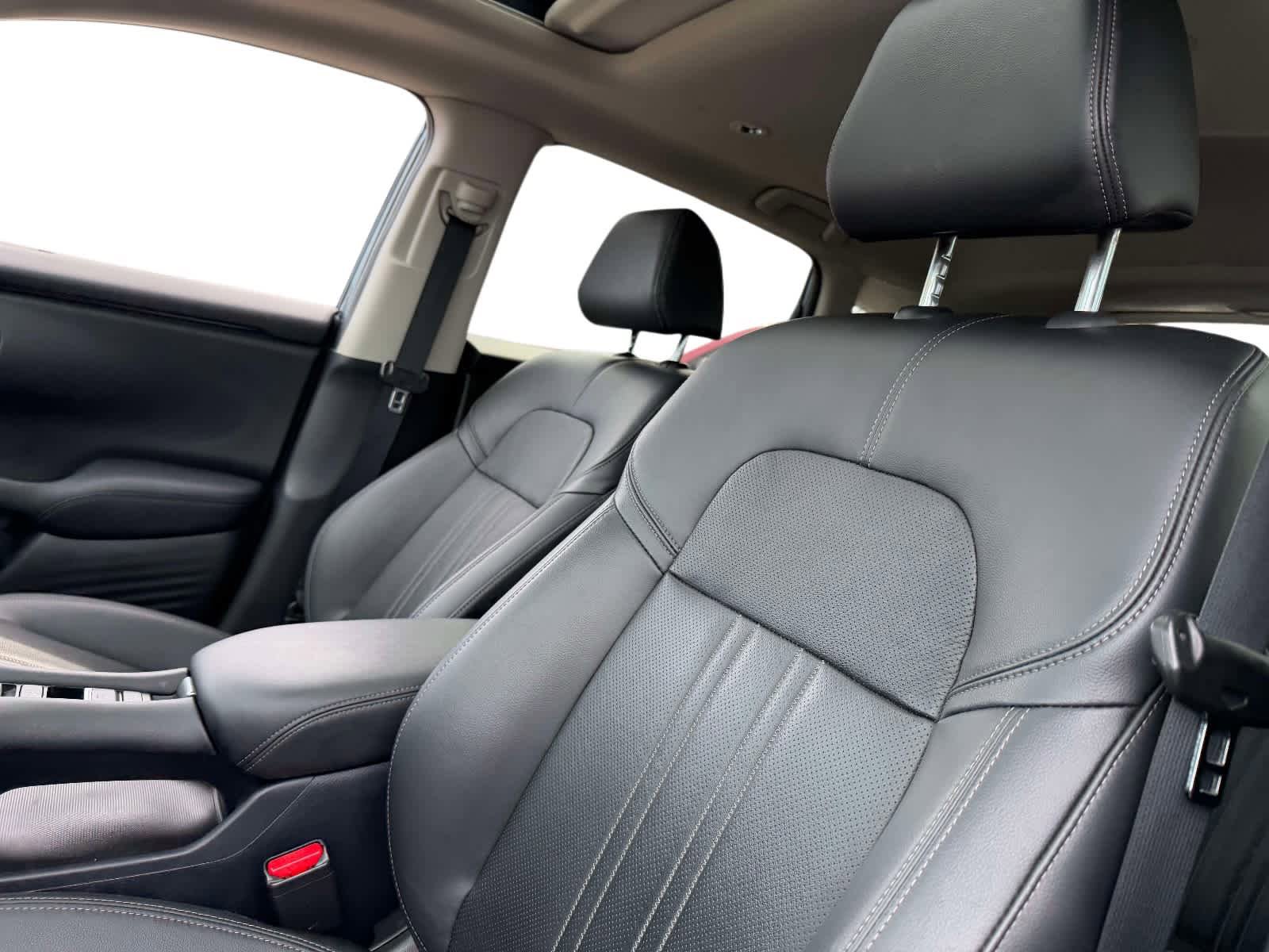 Used 2023 Honda HR-V EX-L image 10