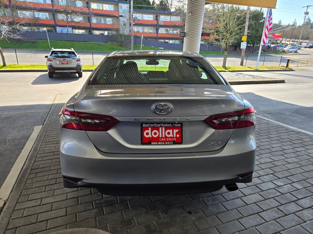 Used 2024 Toyota Camry XLE w/ Cold Weather Package FWD image 6
