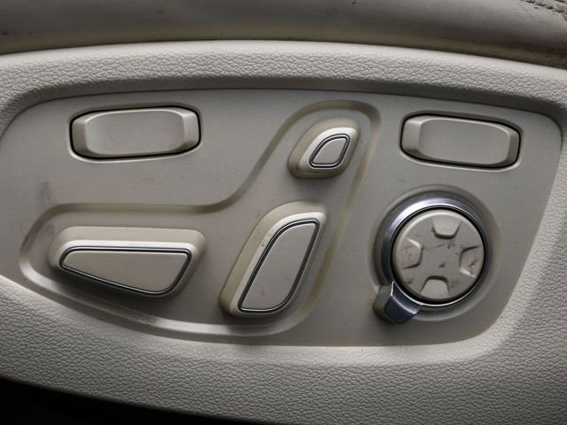 Used 2018 Genesis G90 3.3T Premium RWD image 10