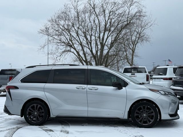 Used 2021 Toyota Sienna XSE image 37