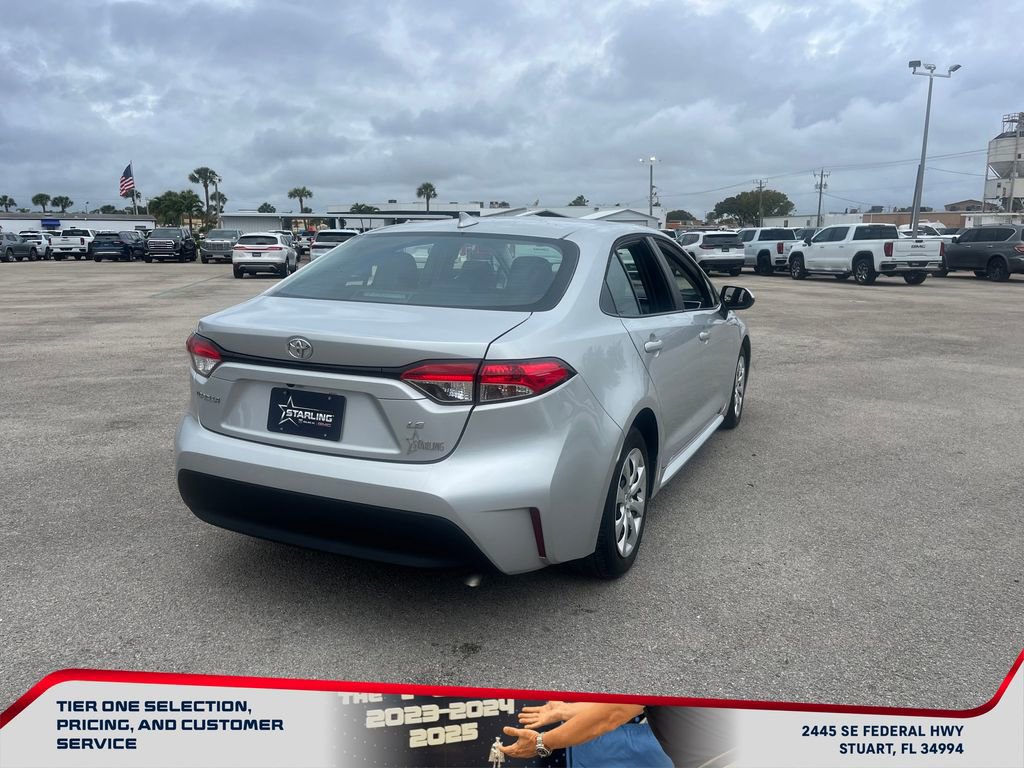 Used 2023 Toyota Corolla LE image 3
