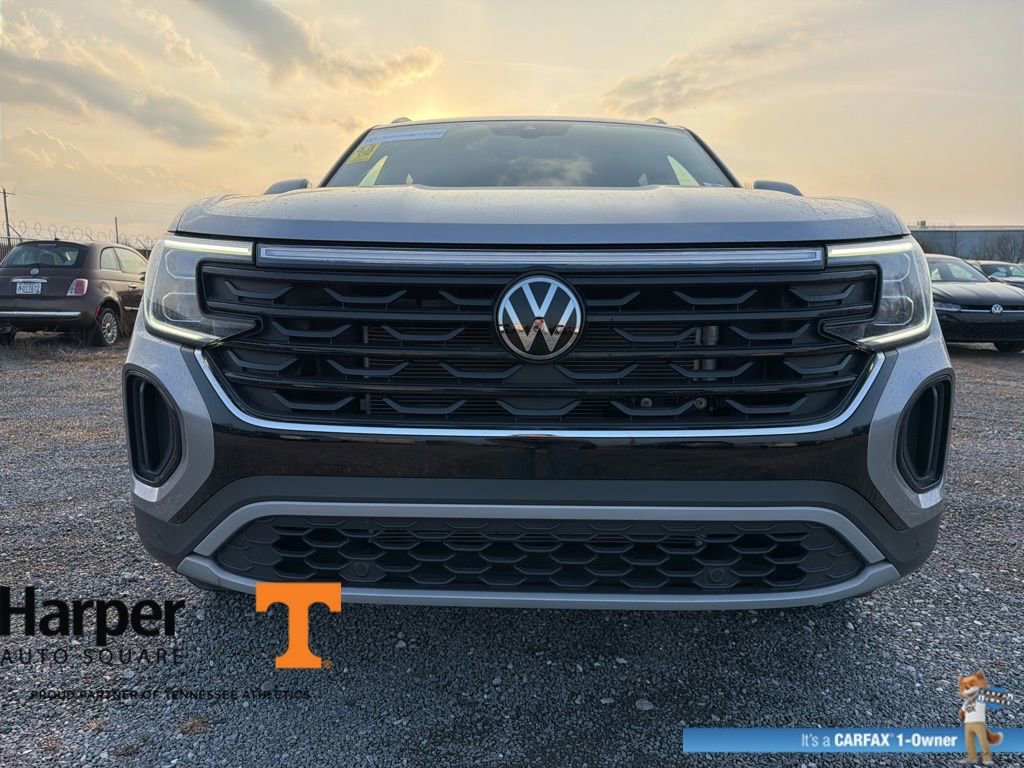 Used 2025 Volkswagen Atlas Cross Sport SE w/ Panoramic Sunroof Package image 8