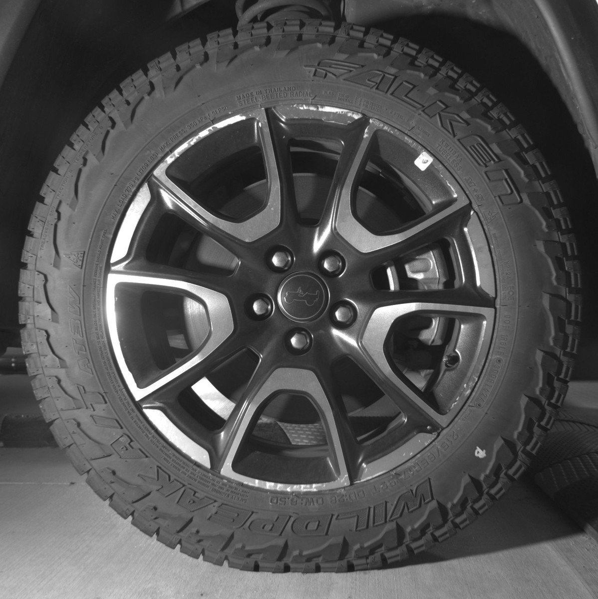 Used 2025 Jeep Compass Trailhawk w/ Trailer Tow Group AWD/4WD image 13