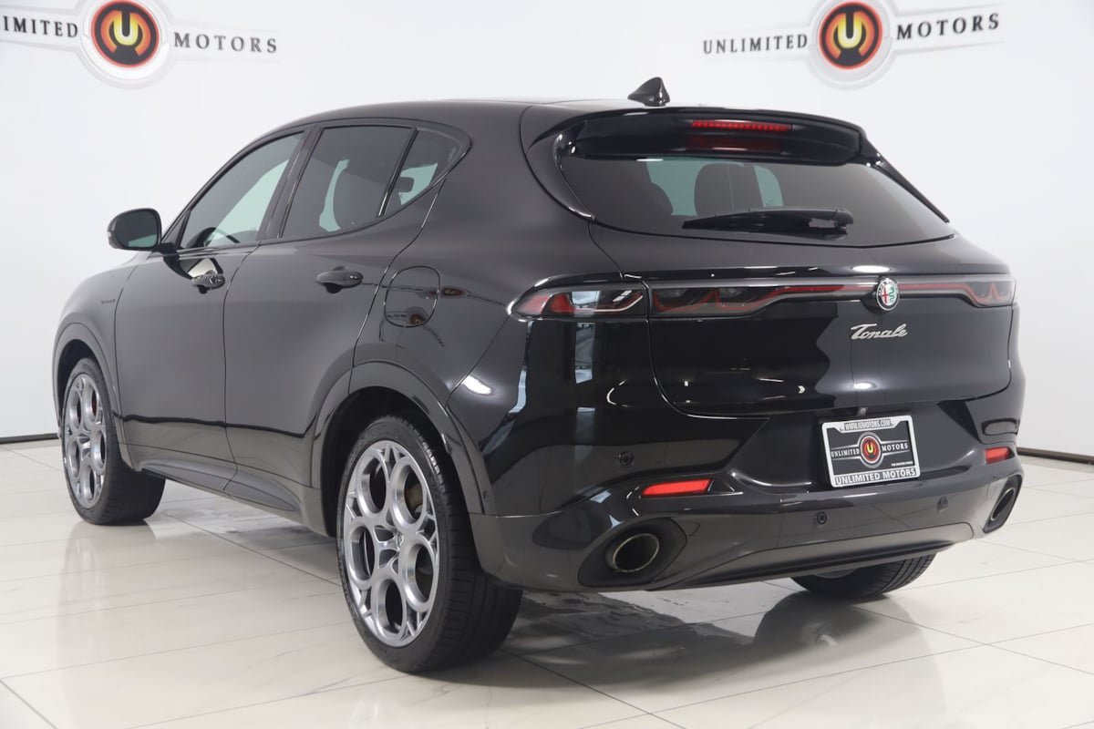Used 2024 Alfa Romeo Tonale Veloce w/ Active Assist Package AWD/4WD image 4