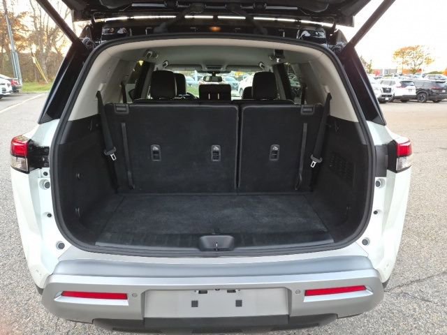 Used 2022 Nissan Pathfinder SL image 12