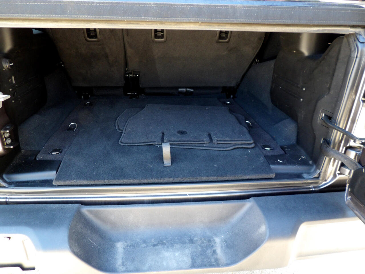 Used 2024 Jeep Wrangler Unlimited Sport image 12