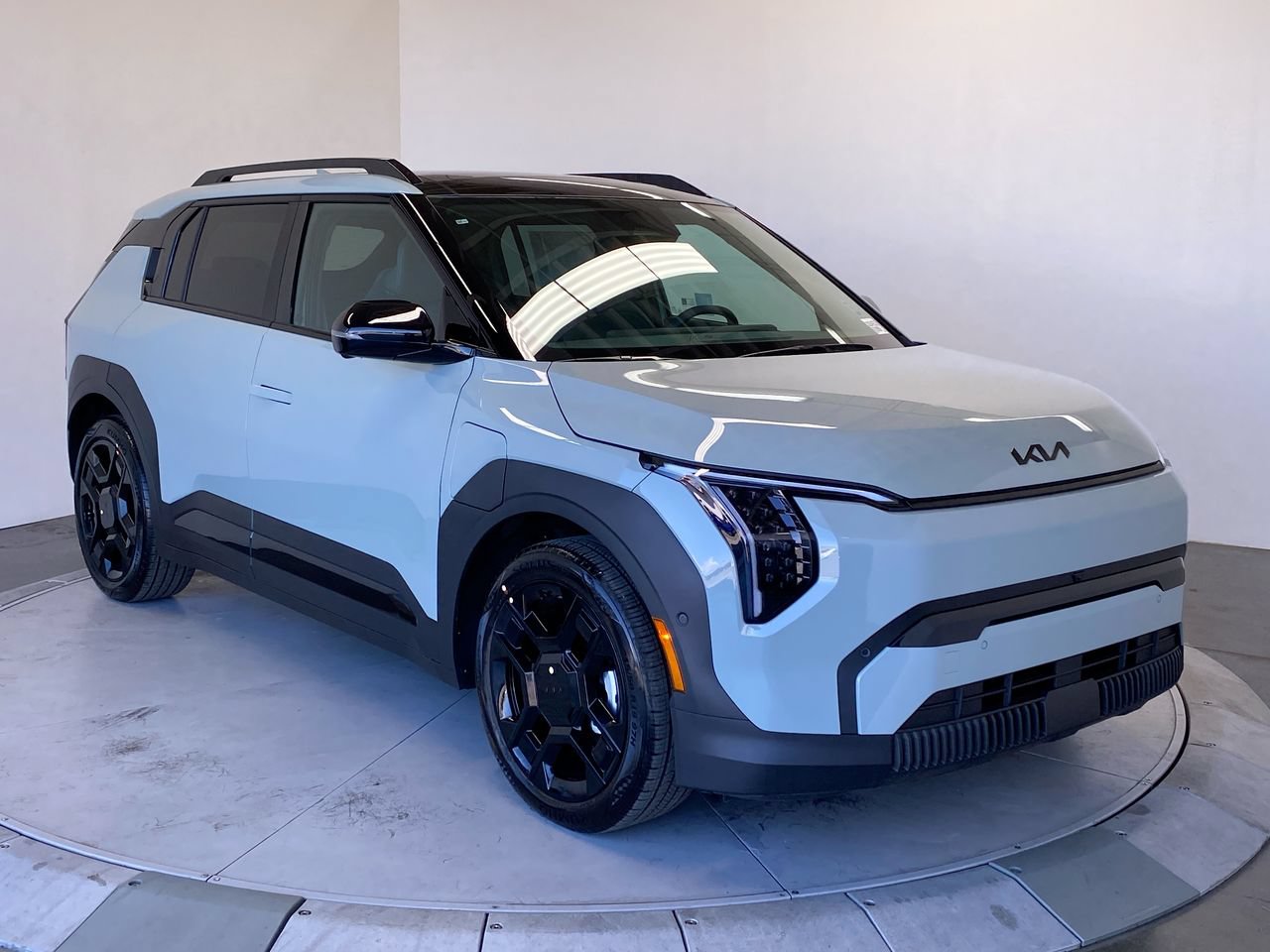 New 2027 Kia EV3 Land FWD image 7