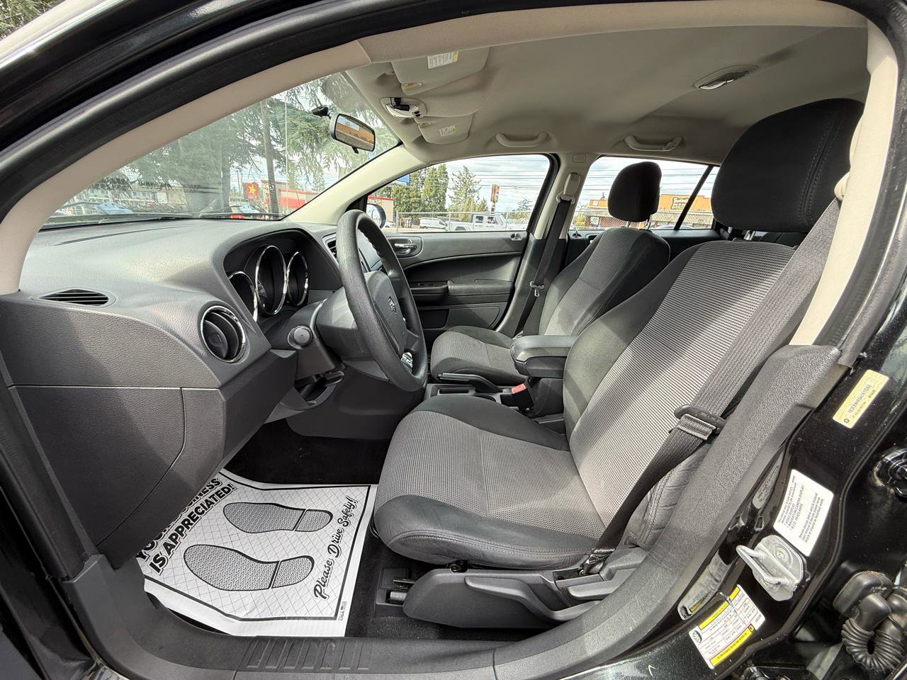 Used 2010 Dodge Caliber SXT image 10