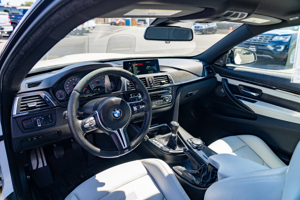 Used 2016 BMW M4 Coupe w/ Competition Package RWD image 13