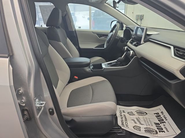 Used 2025 Toyota RAV4 XLE image 34