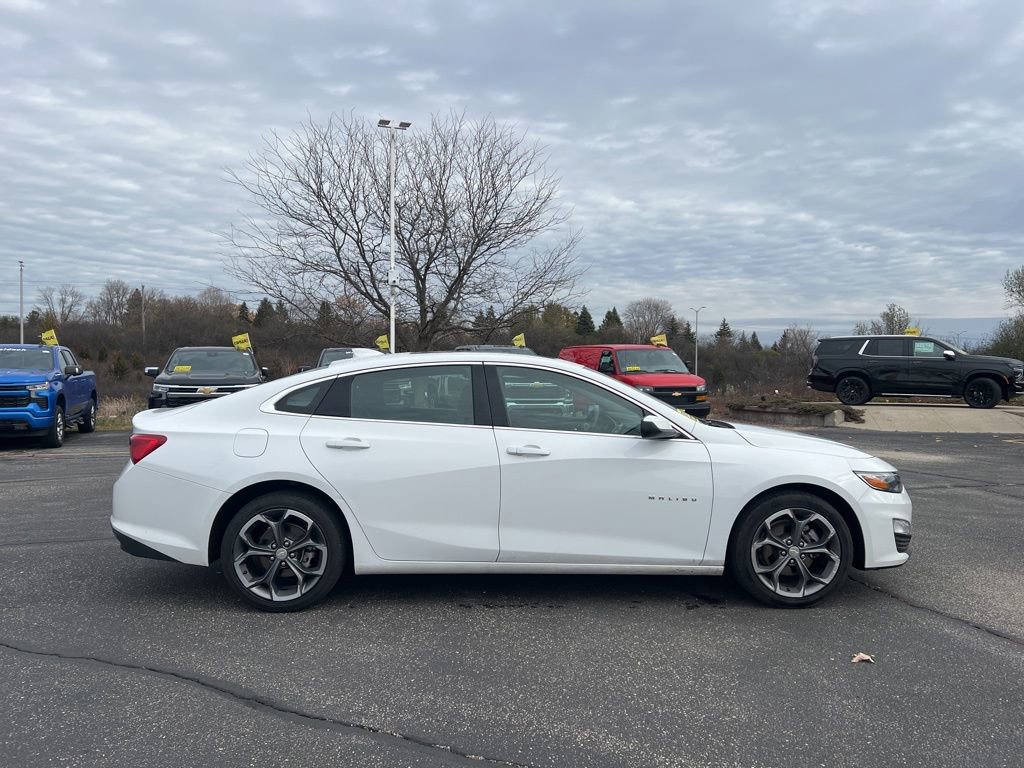 Used 2024 Chevrolet Malibu LT image 3