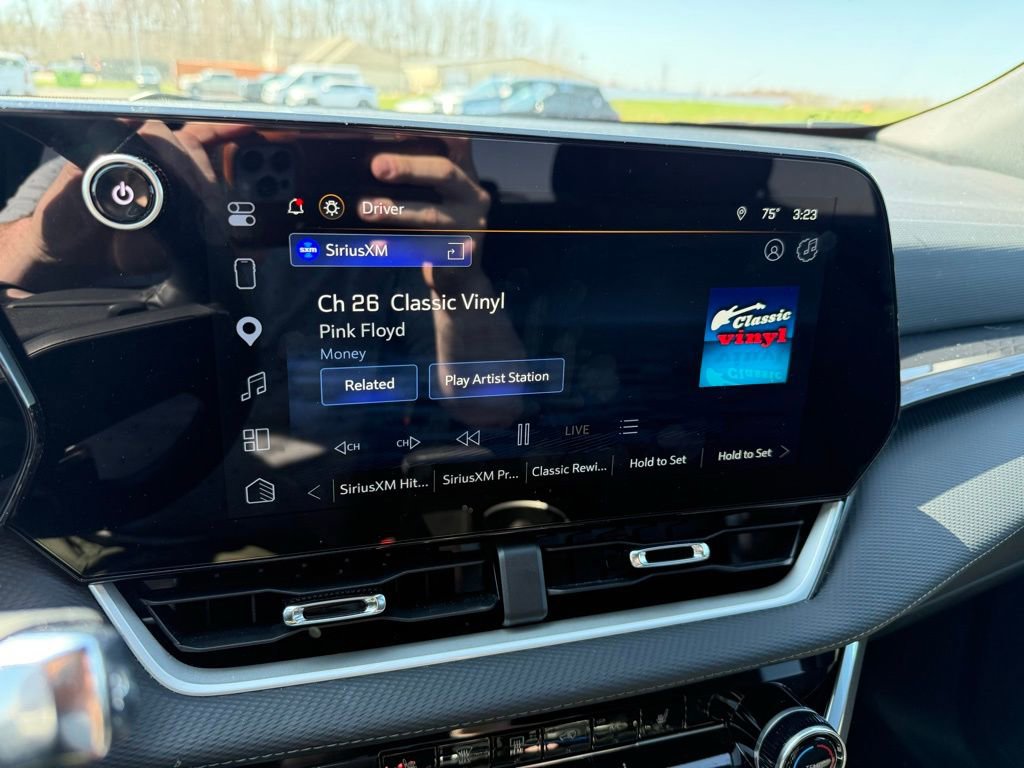 Used 2026 Chevrolet Equinox LT AWD/4WD image 6