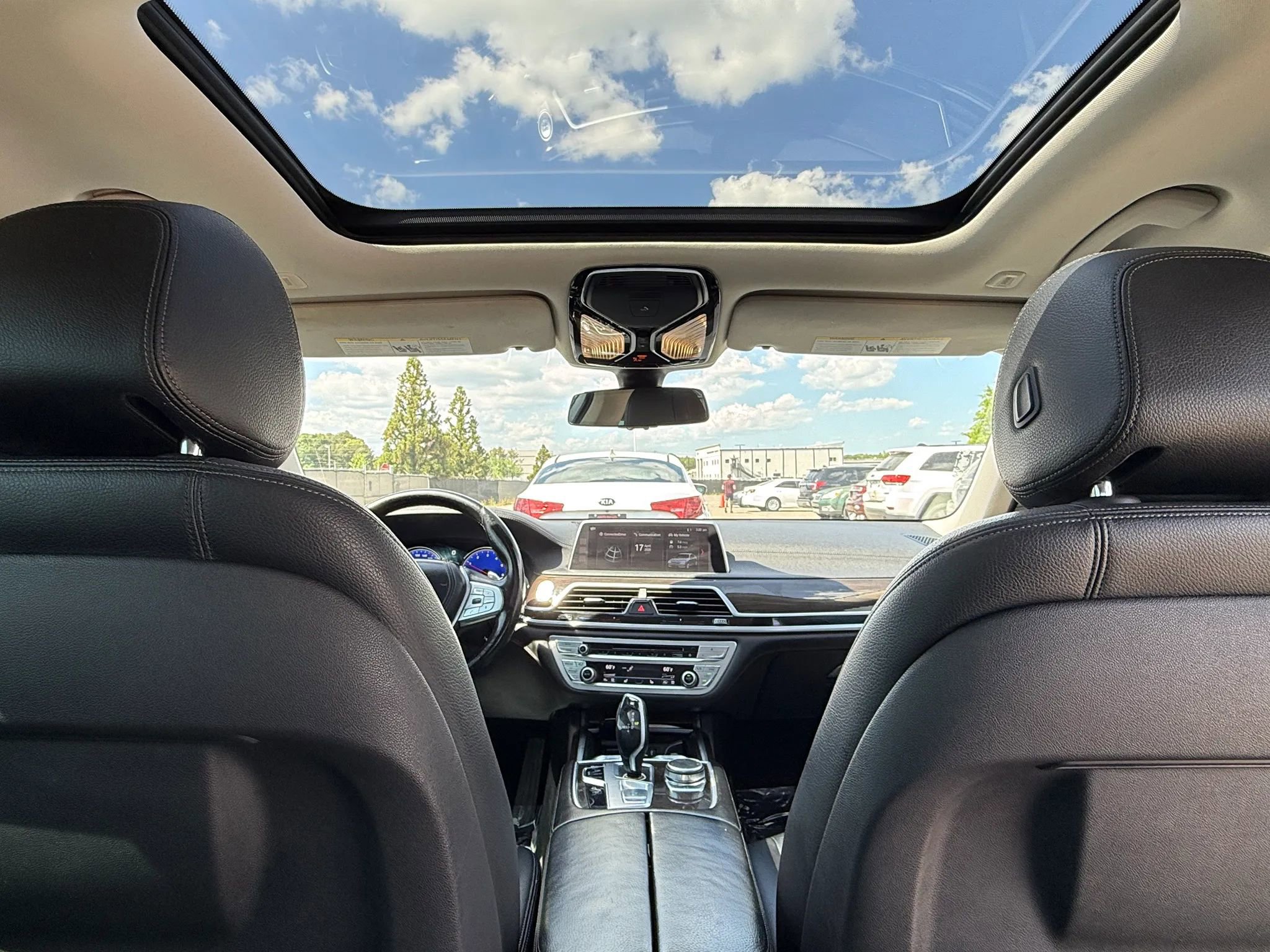 Used 2018 BMW 740i RWD image 23