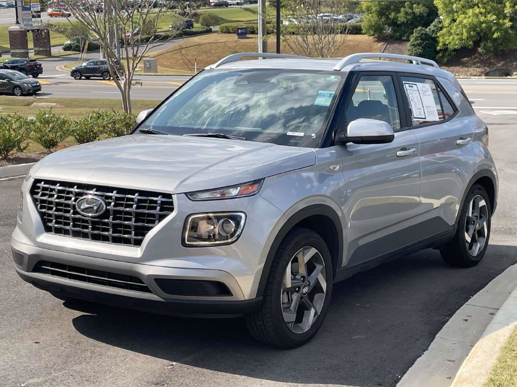 Used 2025 Hyundai Venue SEL FWD image 7