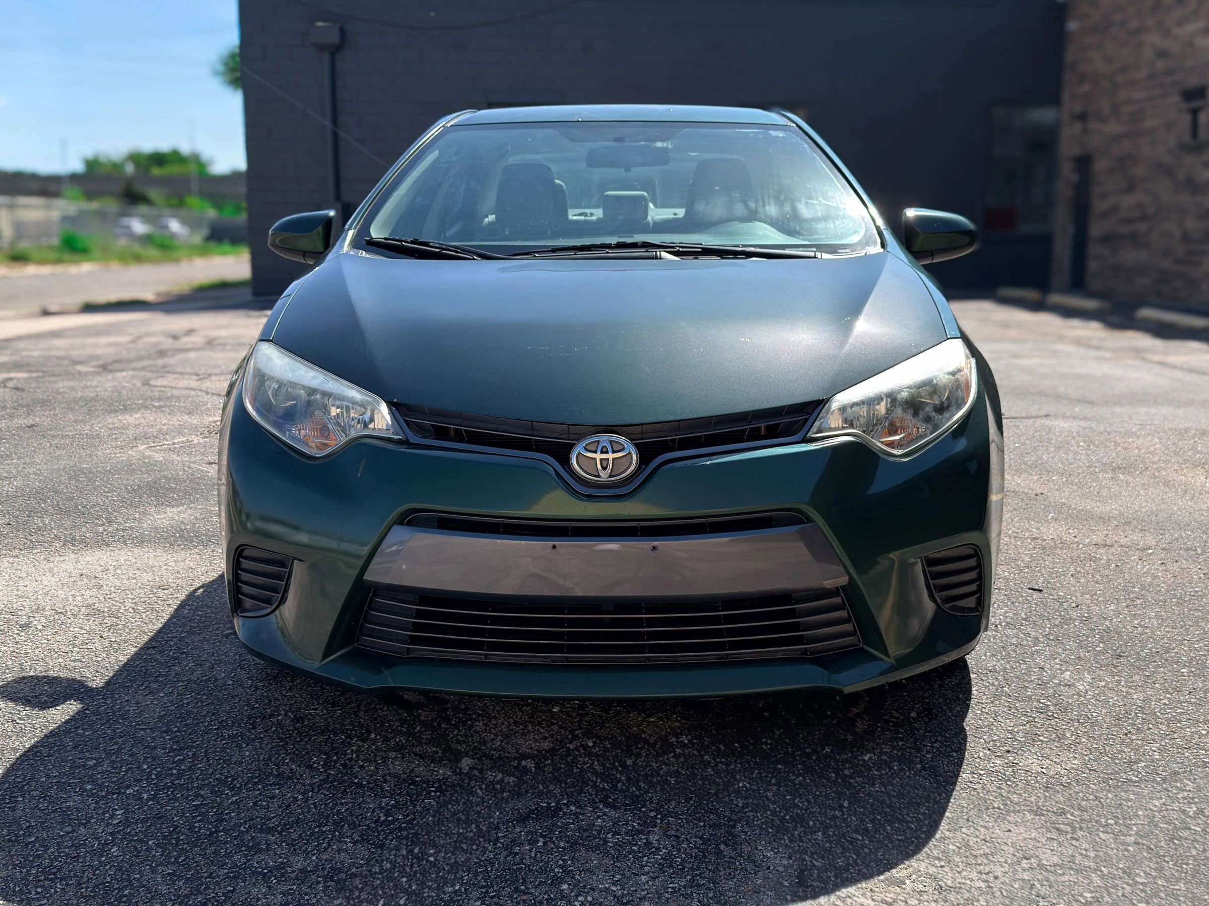 Used 2016 Toyota Corolla LE FWD image 2