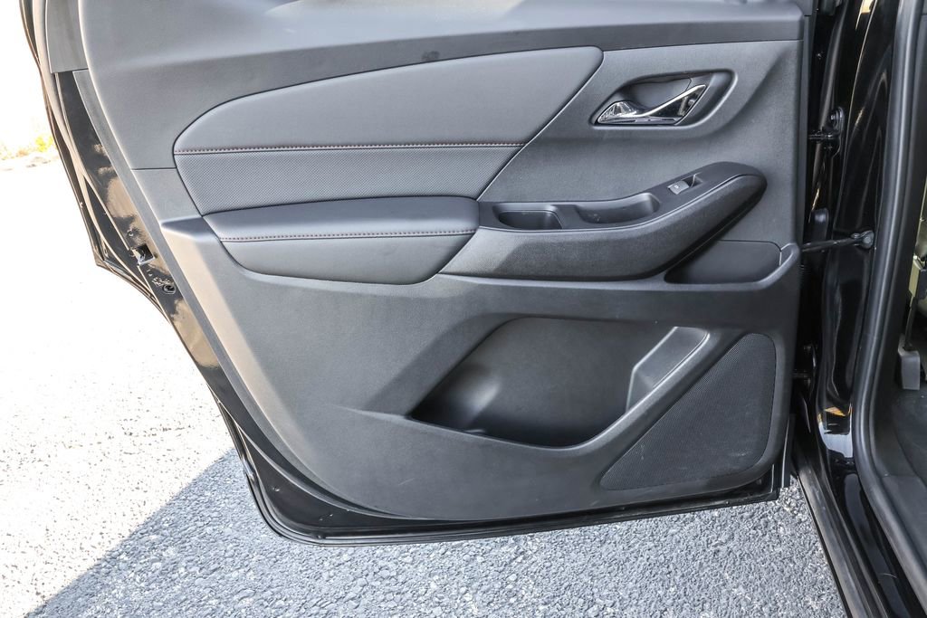 Used 2023 Chevrolet Traverse RS w/ LPO, Floor Liner Package image 27