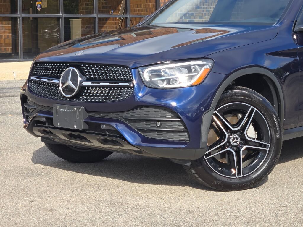 Used 2021 Mercedes-Benz GLC 300 4MATIC image 2