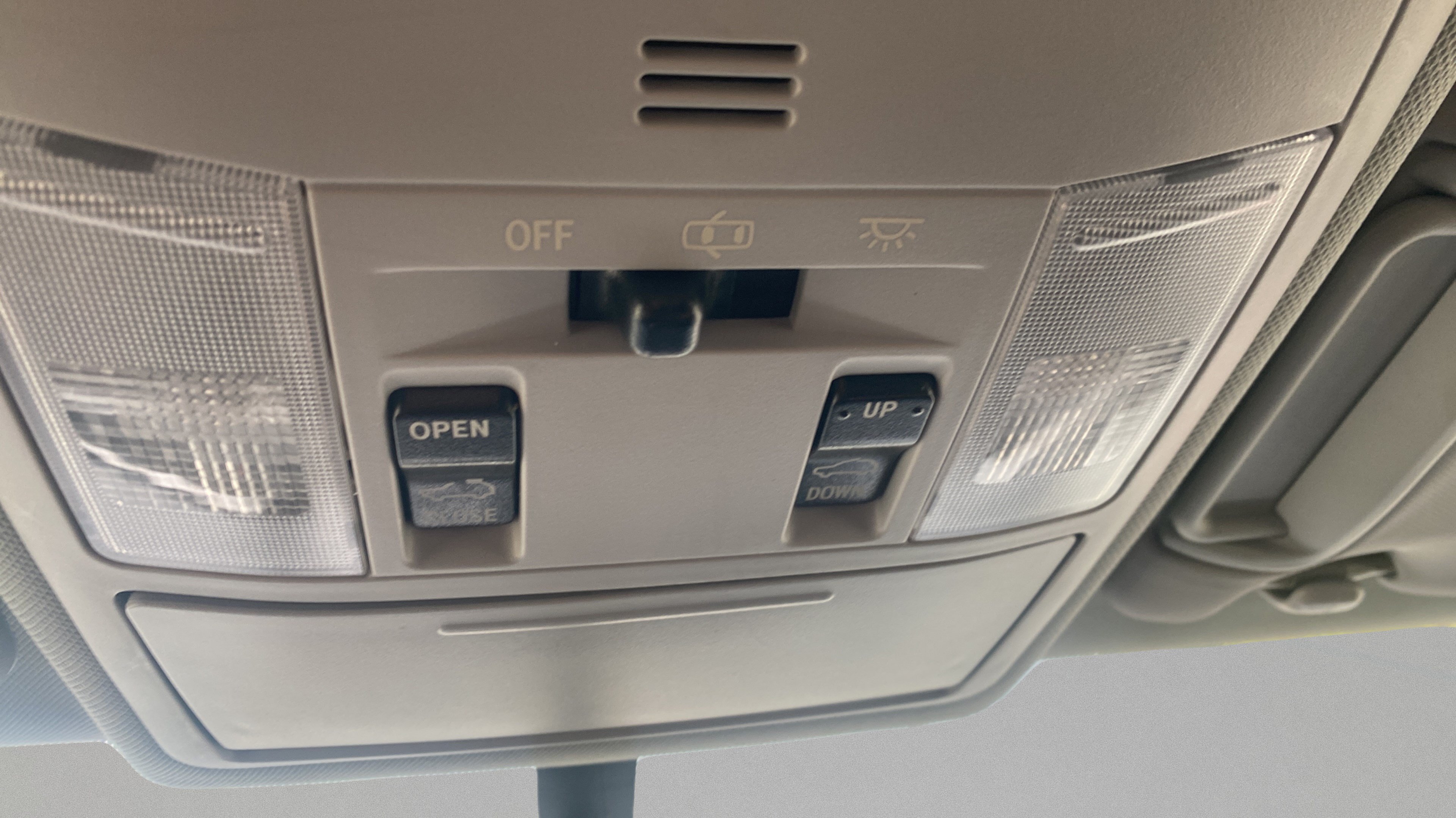 Used 2016 Toyota RAV4 XLE FWD image 16